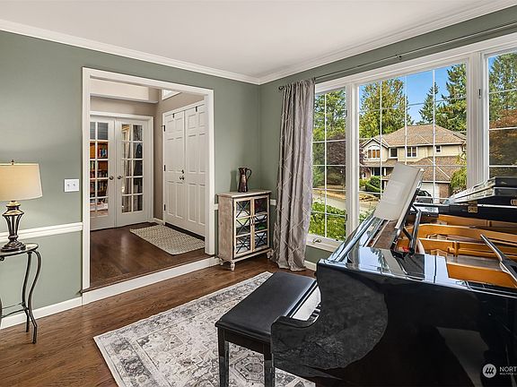 4th image of 24509 NE 11th Street