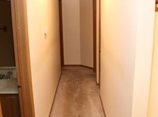 35 Terry Dr APT B, Roselle, IL 60172