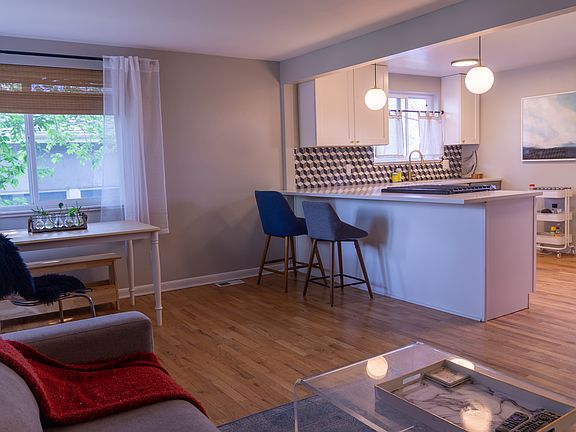 4th image of 1052 Lowell Blvd