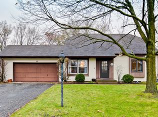 15 Boxwood Ln, Cary, IL 60013