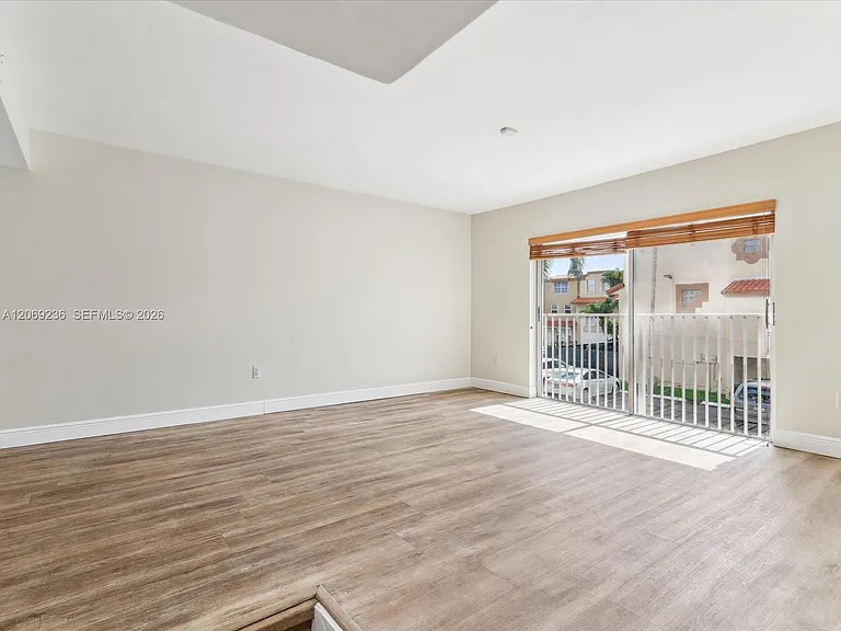 390 NW 86th Pl #201 — Photo 5