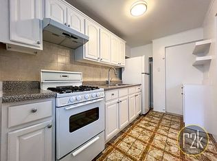 21-19 28th St #2F, Astoria, NY 11105