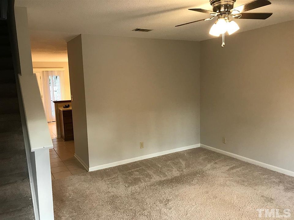 2nd image of 703 Gatehouse Ln