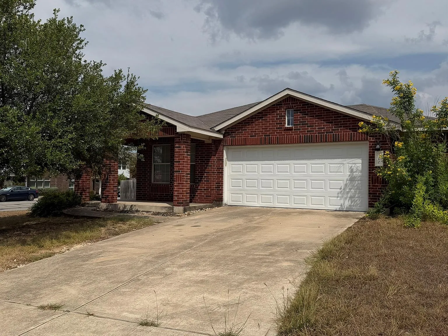 3 bed, 2.0 bath, 1570 sqft, $1,950 — Photo 1