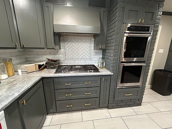 5th image of 4001 Lake St