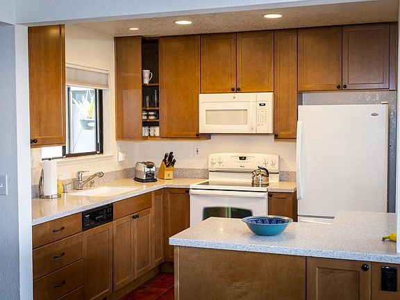 3rd image of 683 Harbor Cove Ln