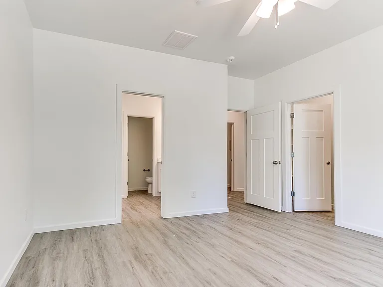 1425 E Park Pl — Photo 16