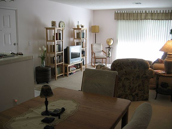 LR,DR,KIT SLIDER TO PATIO