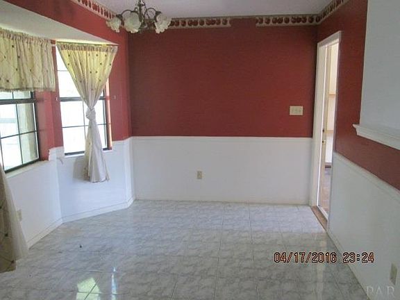 5th image of 813 Christian Dr