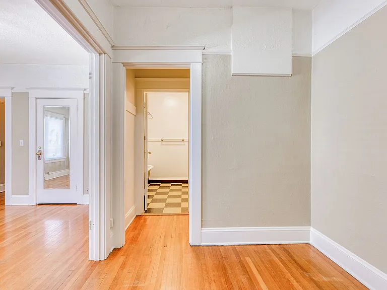 13th Avenue Apartments — Photo 11