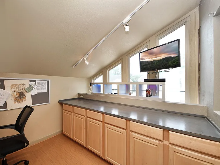 7877 Kendalia Dr — Photo 23