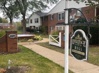 2900 Pease Dr APT 213, Rocky River, OH 44116