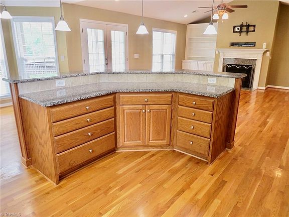 4th image of 132 Feather Ridge Cir