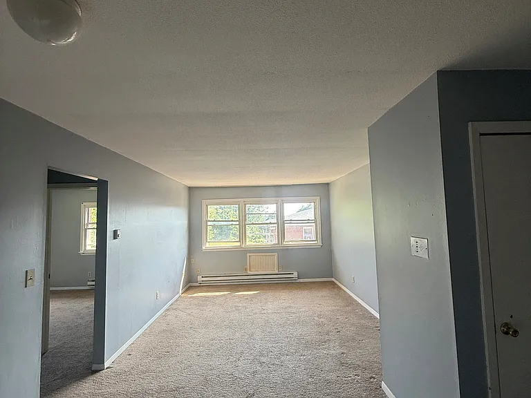 45 Donna Dr #C7 — Photo 1
