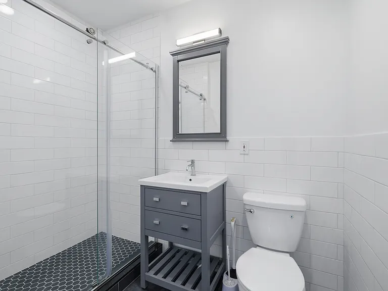 201-211 Main St #1 — Photo 9