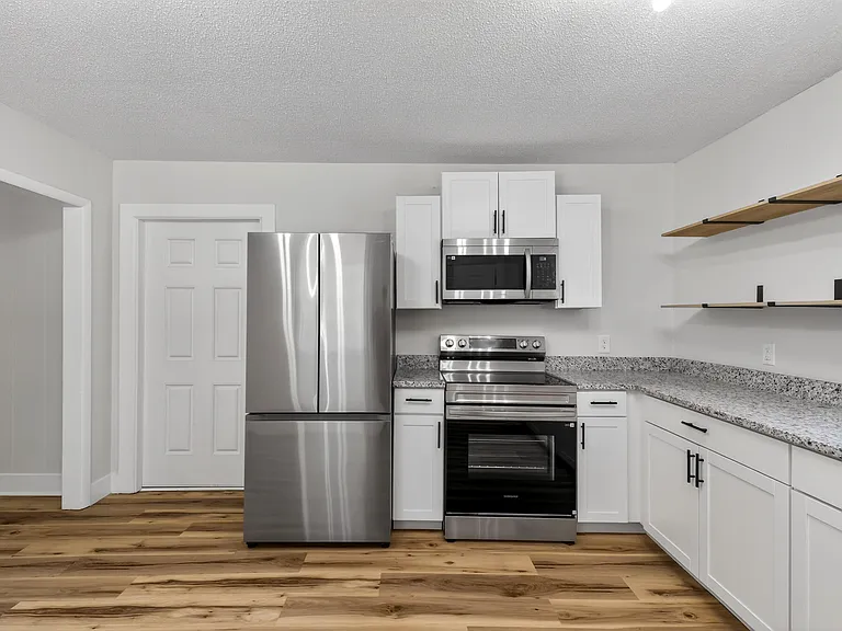 137 Grange St — Photo 14