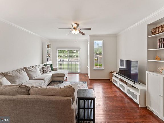 4th image of 2881 Chinkapin Oak Ln #236