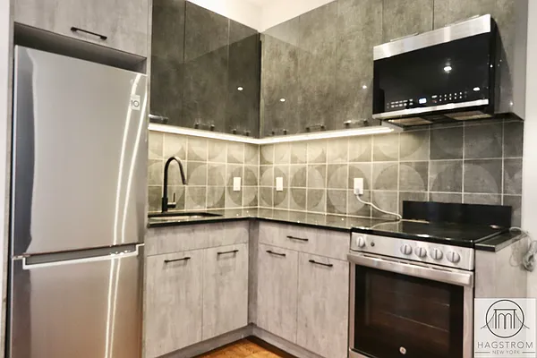 Rented by Hagstrom Management Inc | media 17