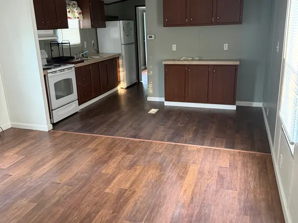 2425 Ridge Rd, Hodges, SC 29653