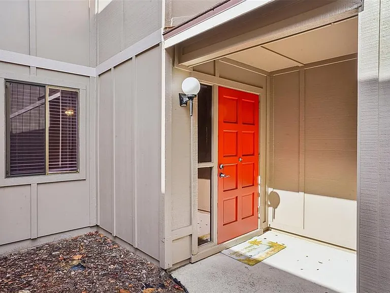 325 Timberline Trl — Photo 11