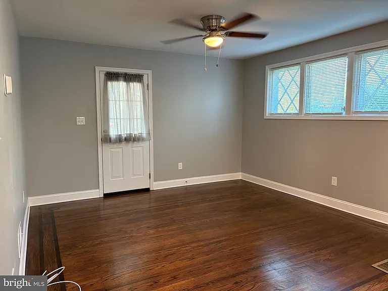 512 Jessamine Ave #1 — Photo 4