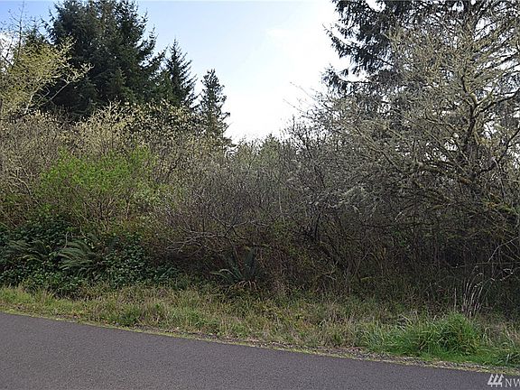 4th image of 379 Snahapish Ave SE