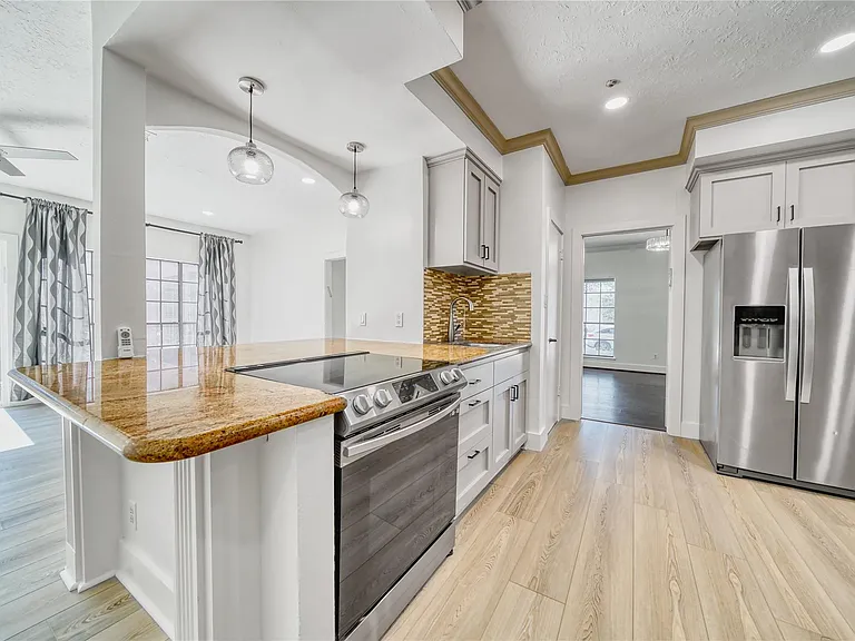 8006 Albin Ln — Photo 14