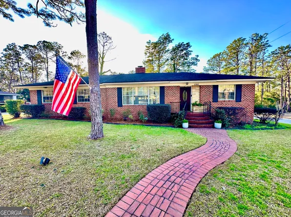 1707 Danora Dr, Waycross, GA 31501