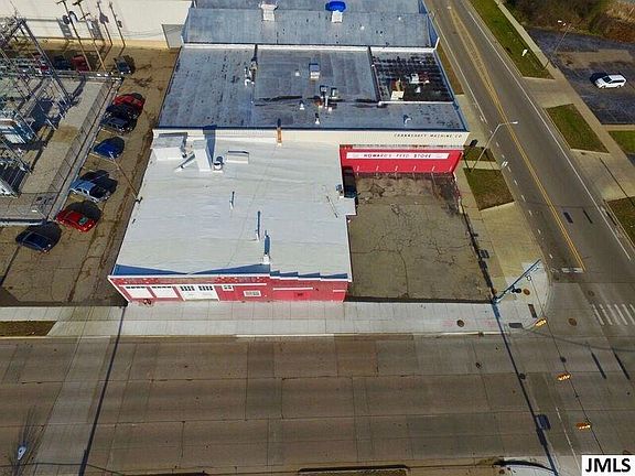 3rd image of 206 W Louis Glick Hwy