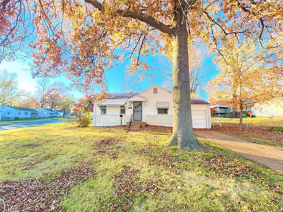 3rd image of 10421 Ashbrook Dr