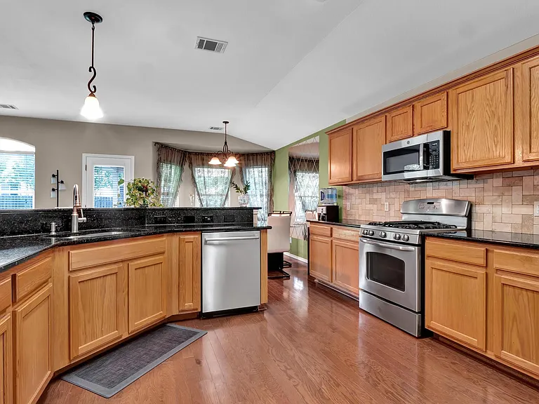 3339 Rod Carew Dr — Photo 15