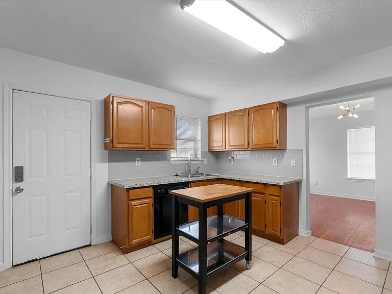3430 Rosedale St #1 — Photo 6