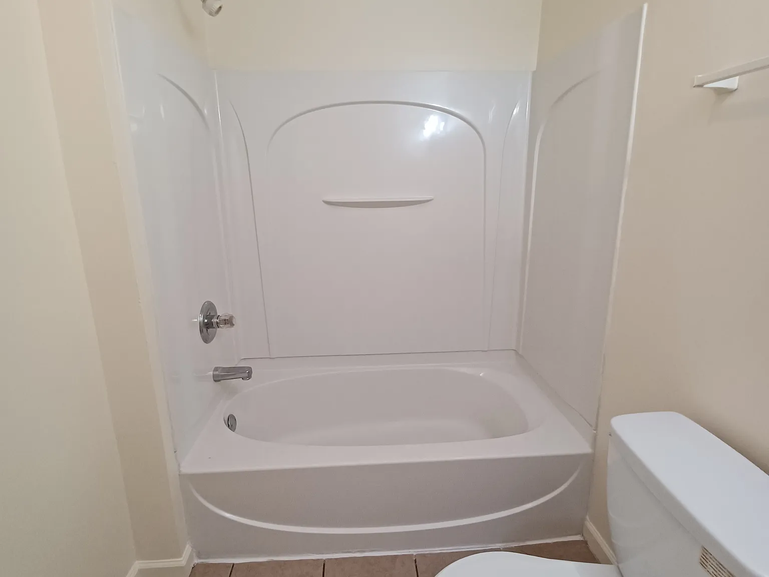 1 bed, 850 sqft, $1,450 — Photo 3