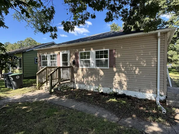 1432 E 6th St, Hobart, IN 46342