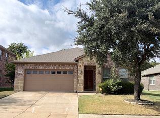 9310 Moon River Dr, Arlington, TX 76002