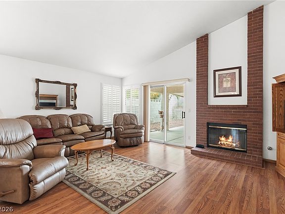 4th image of 5 Barton Spring Cir