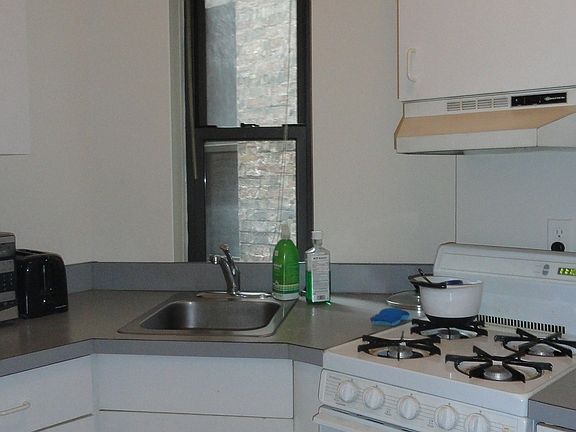4th image of 214 E 84th St APT 4B