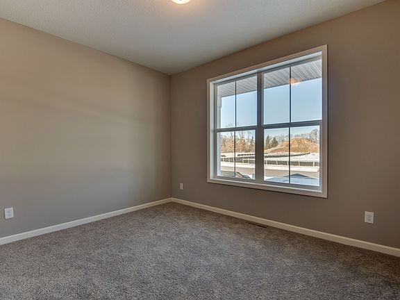 Photos of a similar Hemlock III home