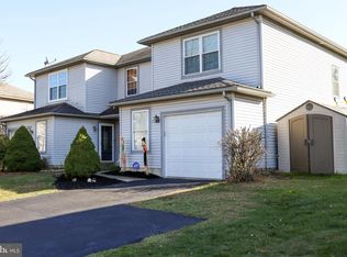 1156 School House Ln, Quakertown, PA 18951