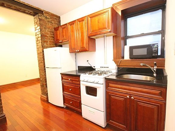 3rd image of 208 E 82nd St #9A