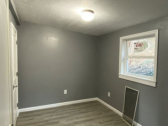 3rd image of 4123 Hill Rd