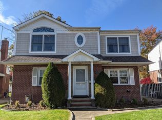1511 New Hyde Park Dr, New Hyde Park, NY 11040