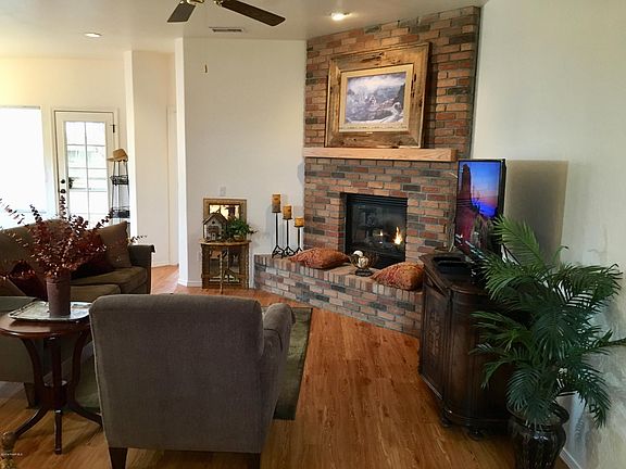 3rd image of 1258 Gardenia Ln