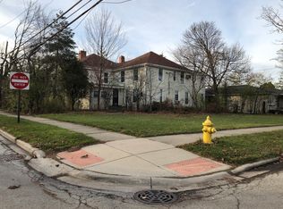 320 Grant Pl, Park Ridge, IL 60068