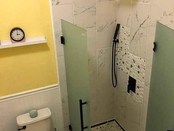 2nd image of 1510 Colonneh