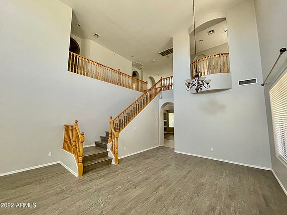 4th image of 2746 W Redwood Ln