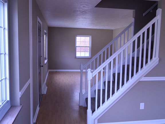 Dining room to living room