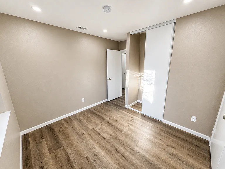 1565 Buttercup Ct — Photo 22
