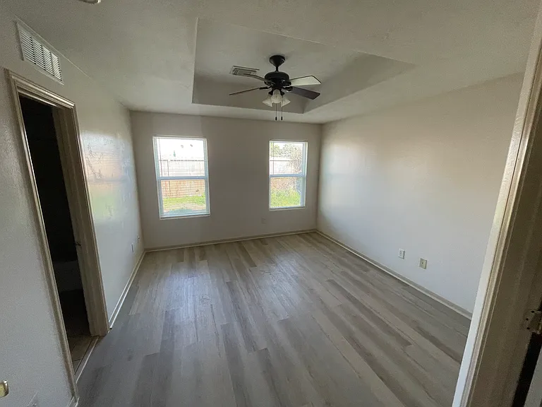 7930 Ginger Park Dr — Photo 19