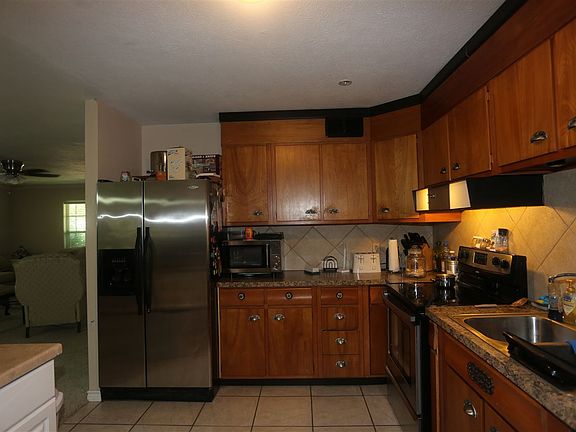 4th image of 1100 Southwood Dr